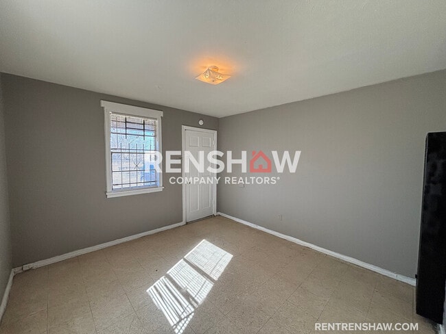 Building Photo - 3203 Jackson Ave