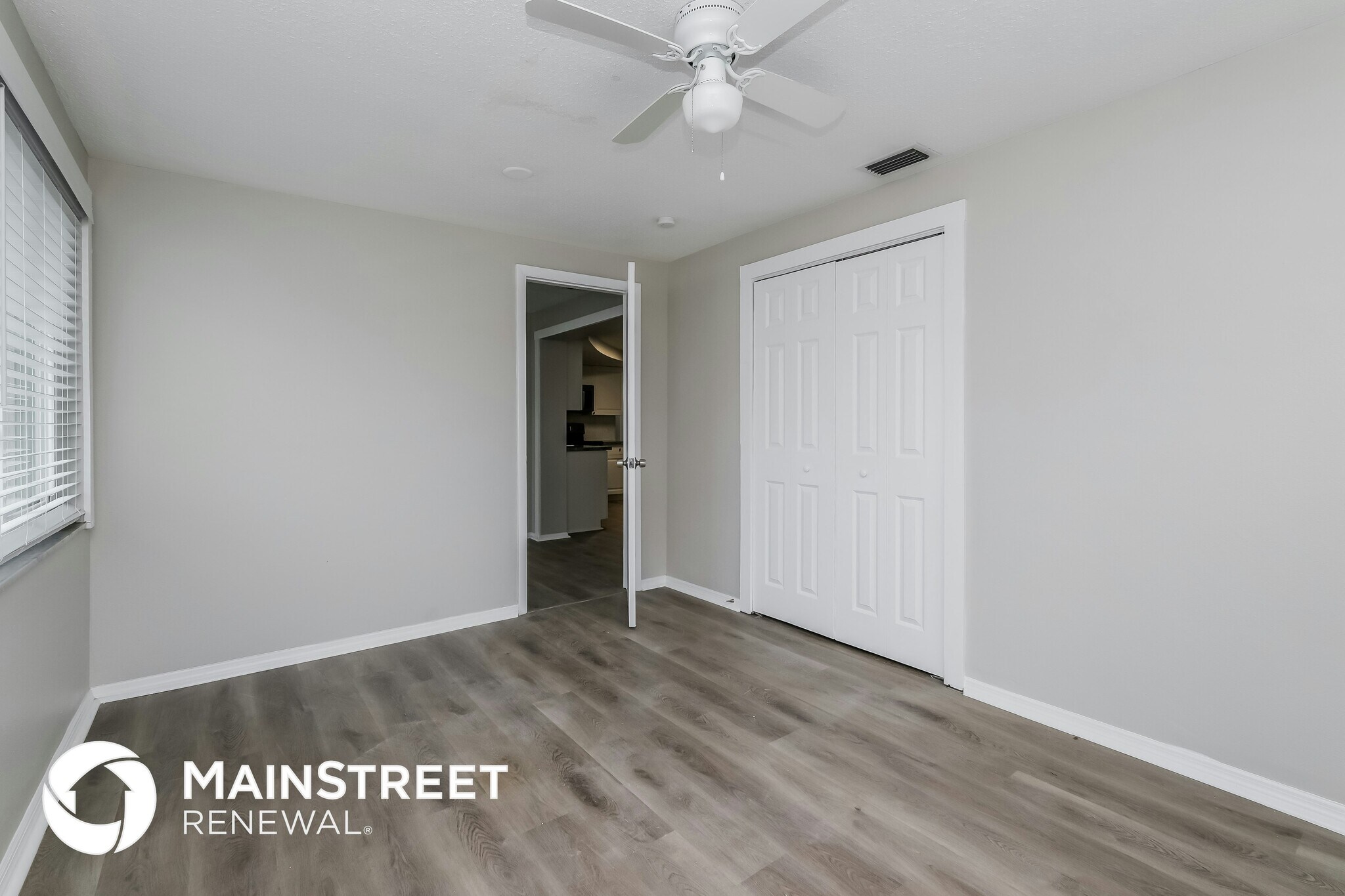 Building Photo - 5528 Daisy Dr