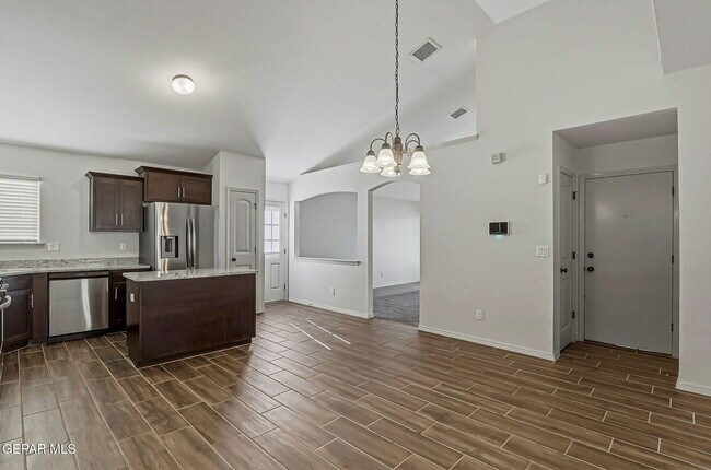 Building Photo - 14620 Carlo Alvarado Dr