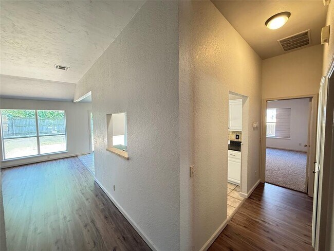Building Photo - 528 NW 172nd Pl