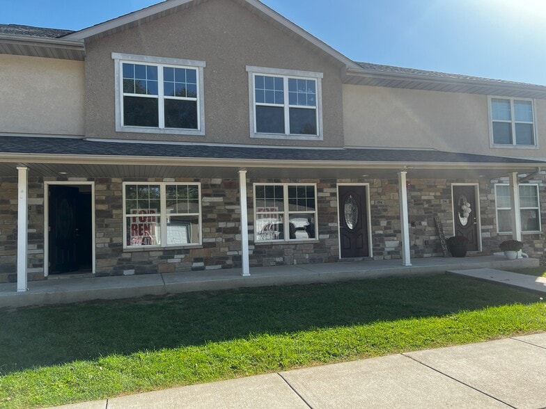 Primary Photo - 170 Rail Rd