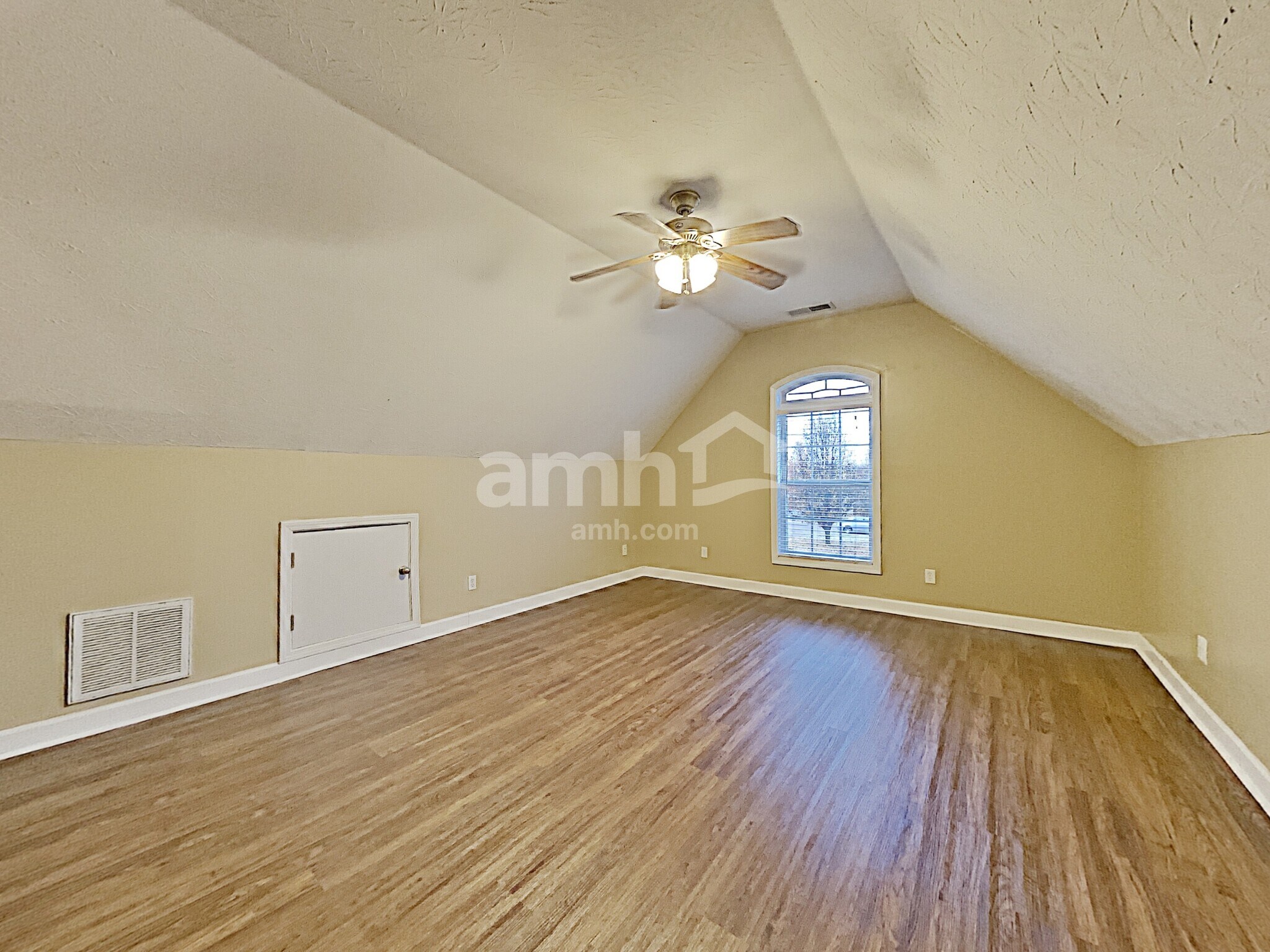 Building Photo - 711 Riata Ct