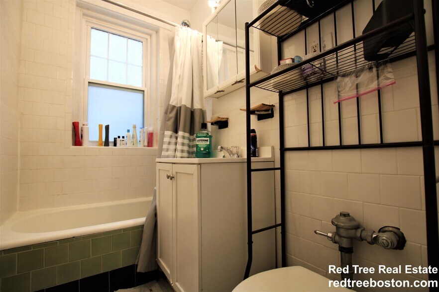 Building Photo - 2003 Commonwealth Ave