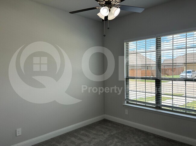 Building Photo - 533 Oleander Dr