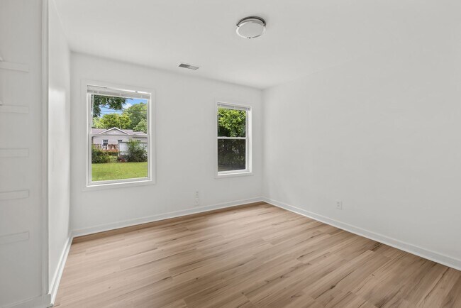 Building Photo - Charming 2 Bedroom, 2 Bathroom house
