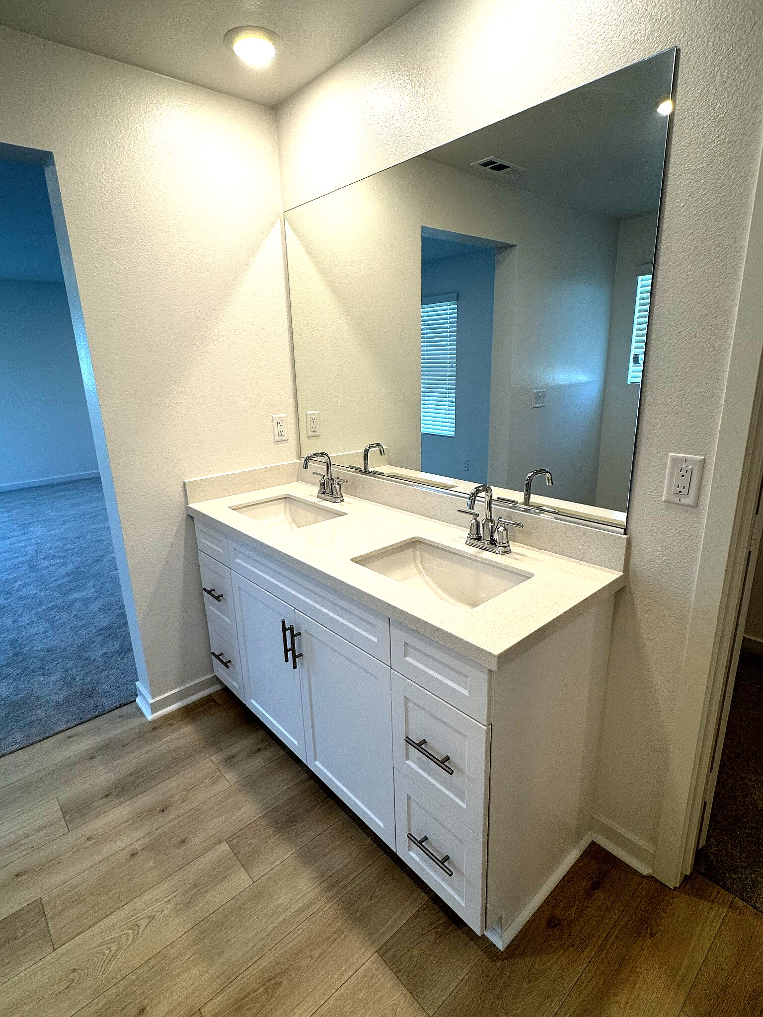 Master Bathroom - 2288 Panama Dr