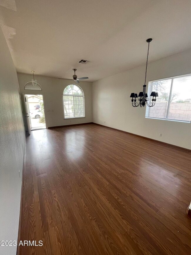 Building Photo - 4722 E Chisum Trail