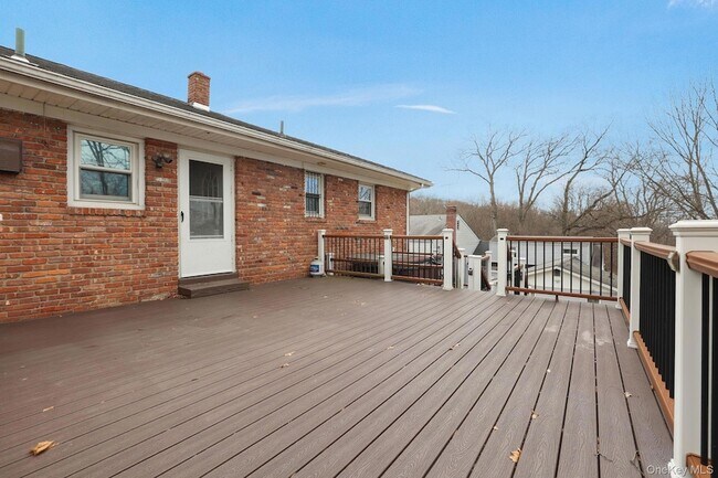 Building Photo - 2 Gillis Ave