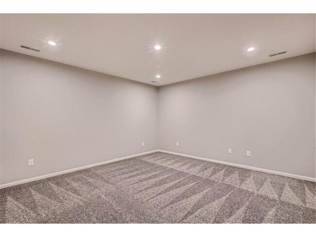 Building Photo - 14264 River Hills Pkwy