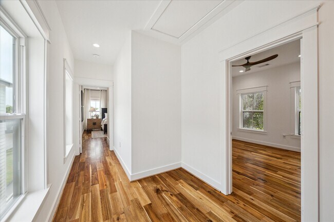Building Photo - 1518 31st St