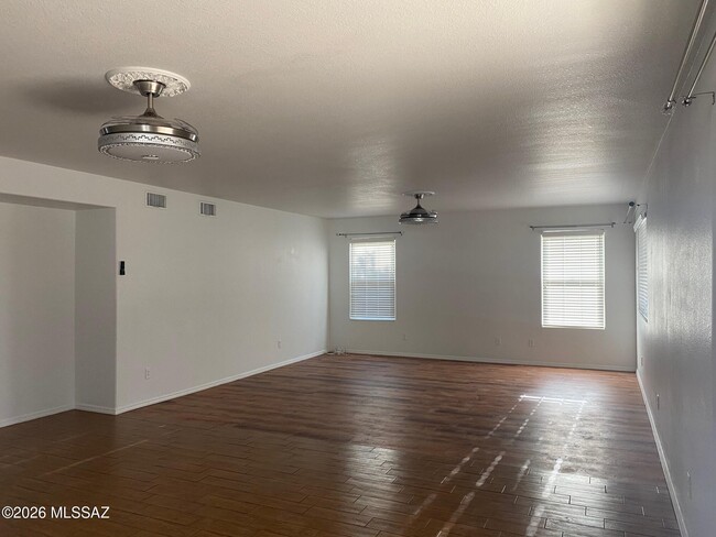 Building Photo - 5028 W Hurston Dr
