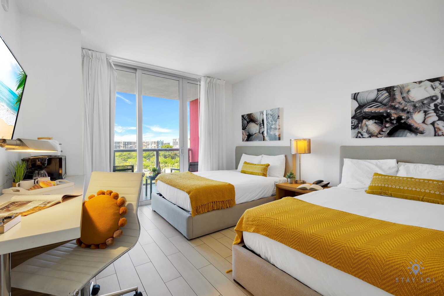 Building Photo - 2602 E Hallandale Beach Blvd