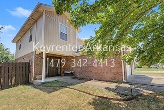 Building Photo - 3705 SW Hansom Loop