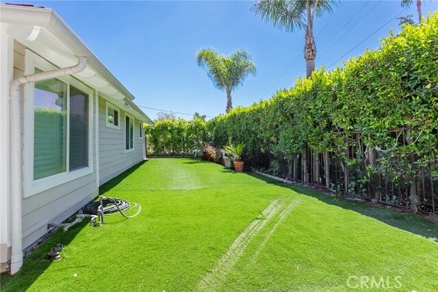 Building Photo - 16973 Strawberry Dr
