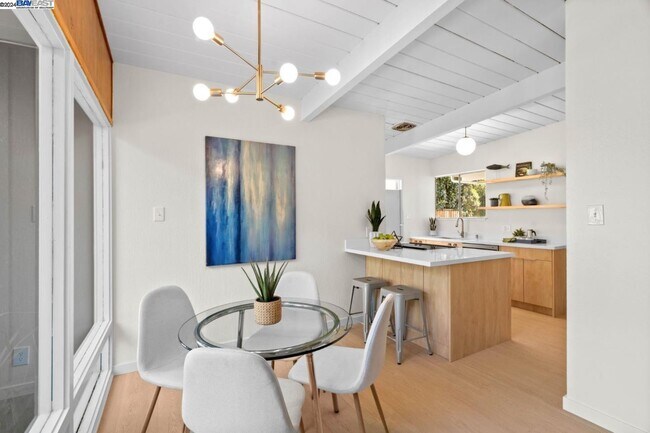 Building Photo - 801 Richmond Ave