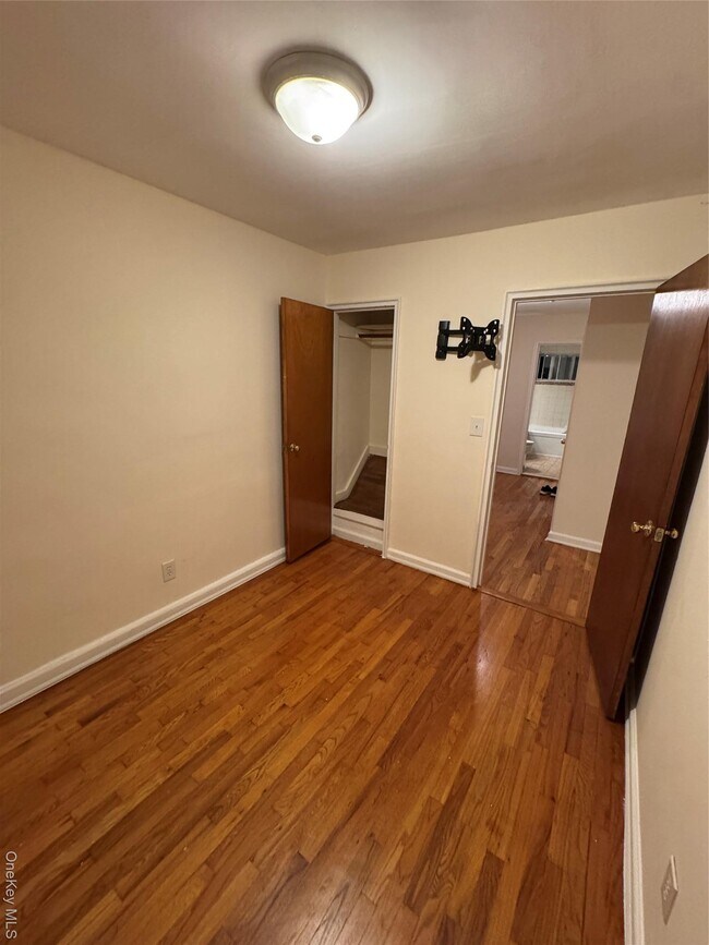 Building Photo - 3807 Laconia Ave