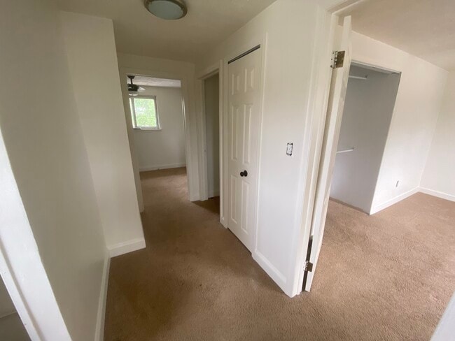 Building Photo - 8707 Holly Dr