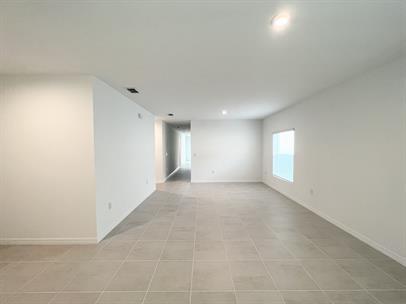 Building Photo - 5545 Tranquila Ln