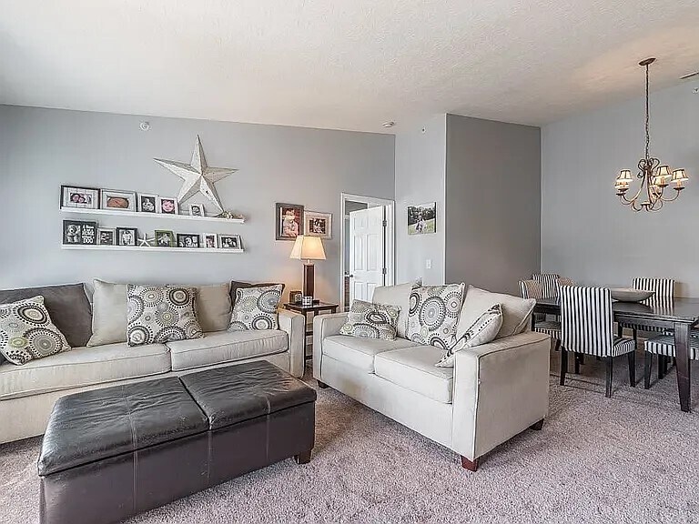 Building Photo - 1070 Larkspur Ct