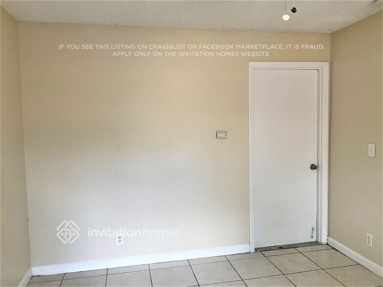 Building Photo - 5926 Ithaca Cir W
