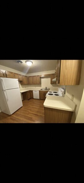 Building Photo - 2640 Valley Ave