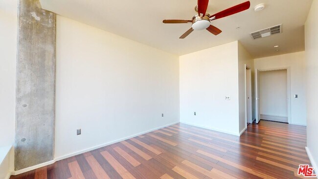 Building Photo - 1155 S Grand Ave
