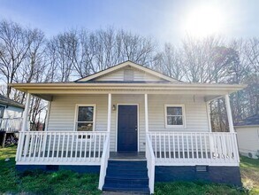 Building Photo - Sleek New Remodel In Downtown Greer - Avai...