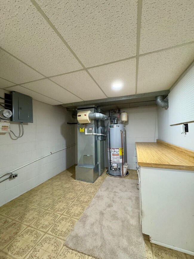 Building Photo - Charming 3 Bedroom/1 Bathroom in Woodring, MD!