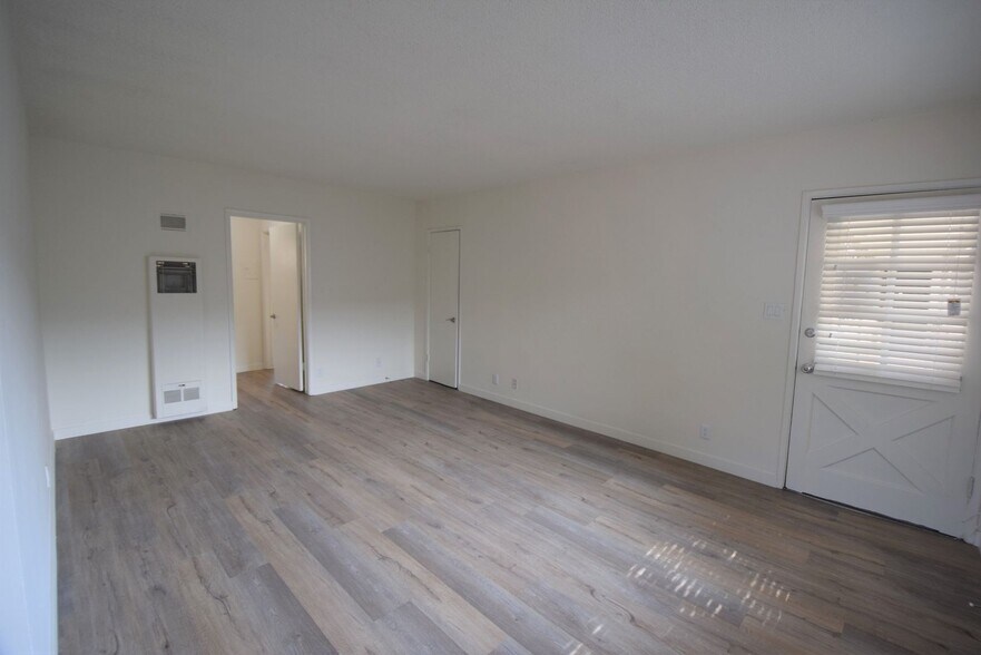 Building Photo - 4920 Laurel Canyon Blvd