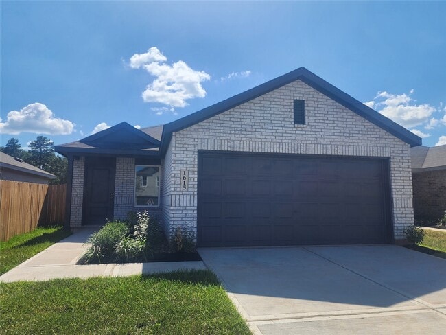 Building Photo - 1615 Winwood Dr