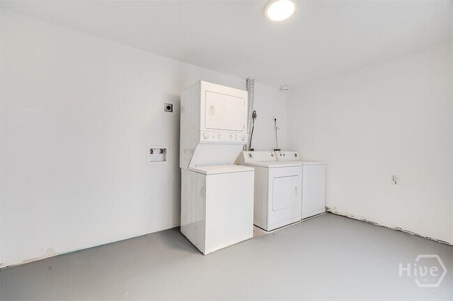 Building Photo - 508 E Liberty