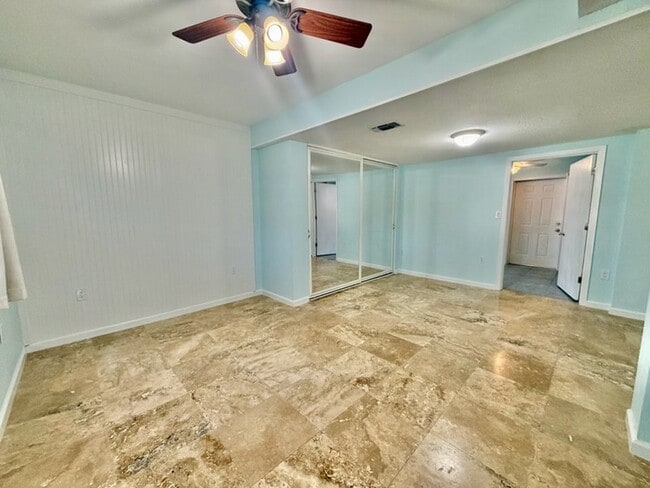 Building Photo - 723 Sailfish Dr