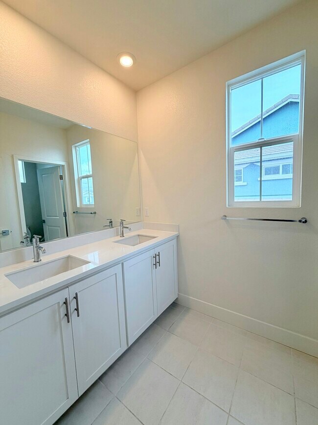 Building Photo - 5344 Trimonti Cir