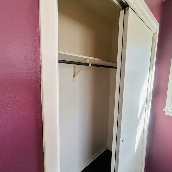 Building Photo - 1918 71st St