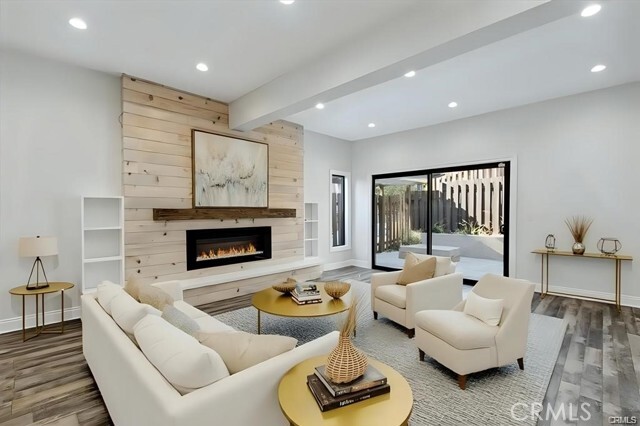 Building Photo - 10831 Roycroft St