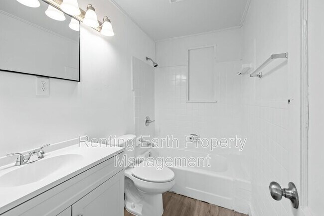 Building Photo - 108 E Ann Dr SW