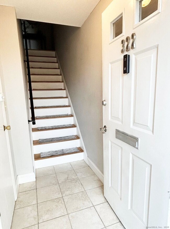 Building Photo - 322 Knapps Hwy