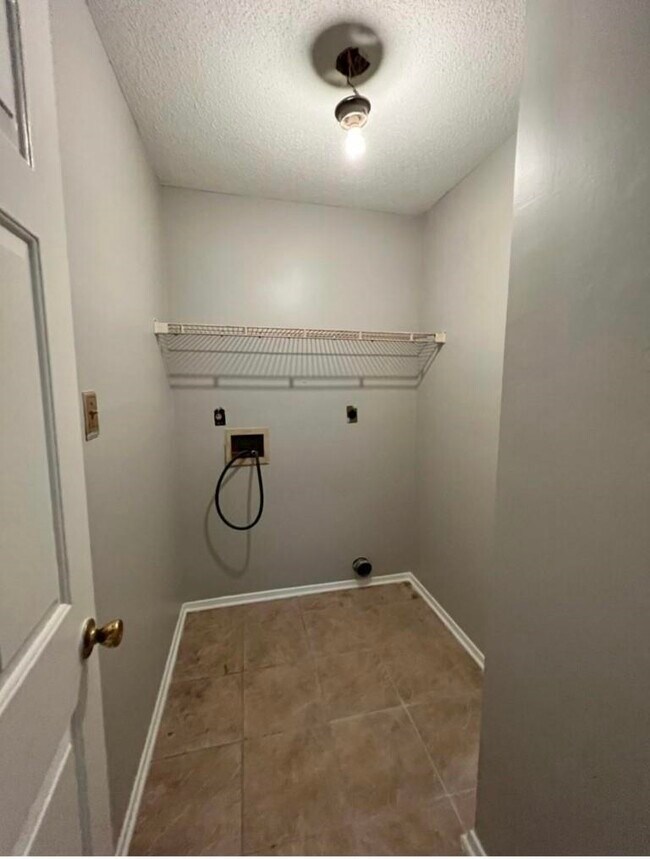 Building Photo - 1530 Beaver Trail Dr