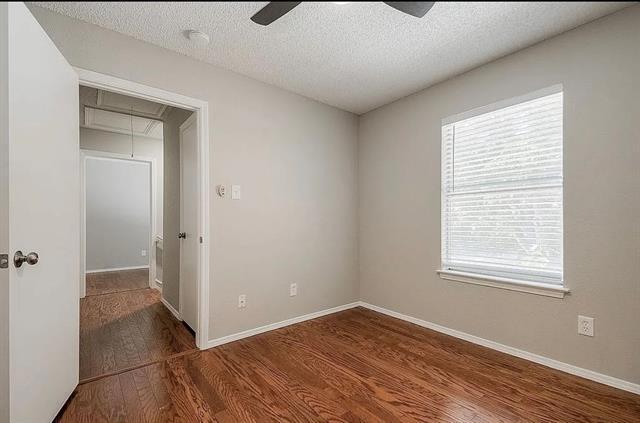 Building Photo - 520 Pecan Acres Ct