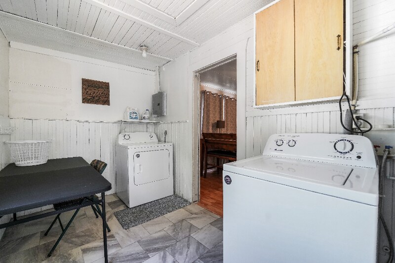 Building Photo - 2700 S 600 E