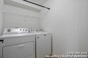 Building Photo - 9118 Meadow Springs