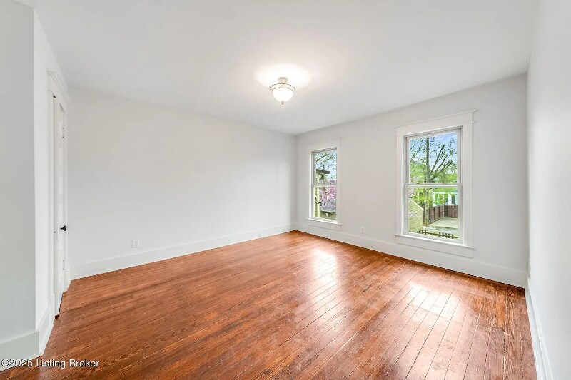 Building Photo - 1131 Everett Ave