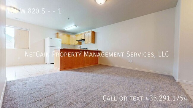 Building Photo - 136 W 820 S