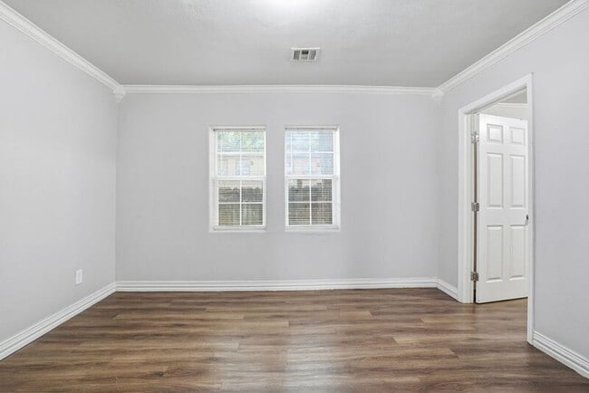 Building Photo - 2514 E Archer St