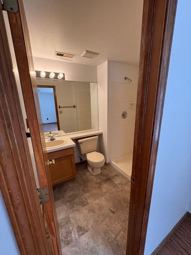 Building Photo - 4 Bed 4 Bath in Briargate $2695 Pet Friendly