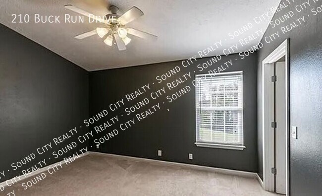 Building Photo - 210 Buck Run Dr