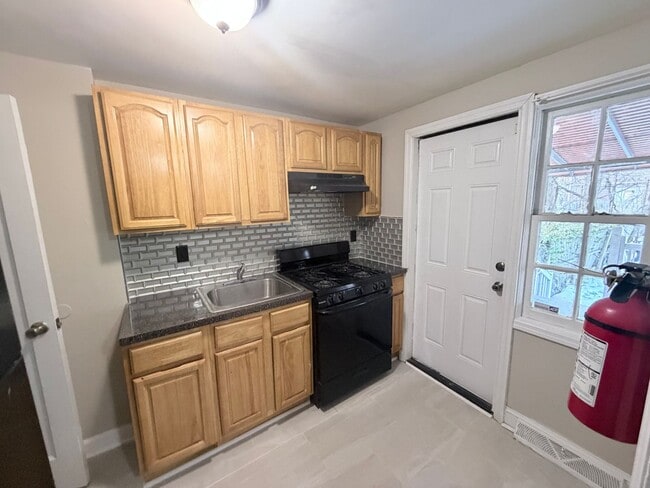 Building Photo - 3 Nordacs