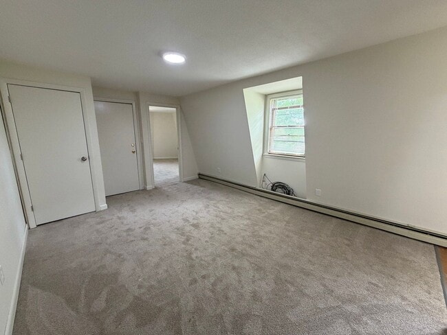 Building Photo - 682 Beech St