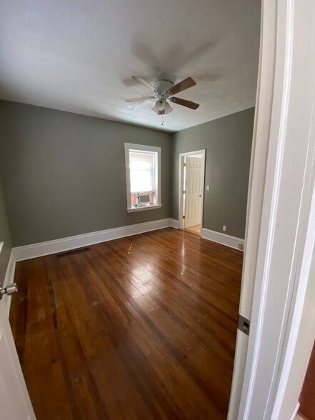 Building Photo - 12010 Paul Ave