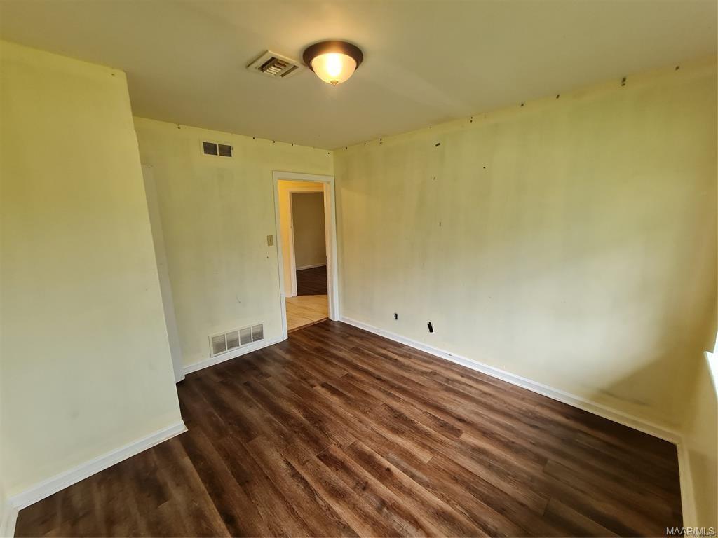 Building Photo - 1220 Lynwood Dr